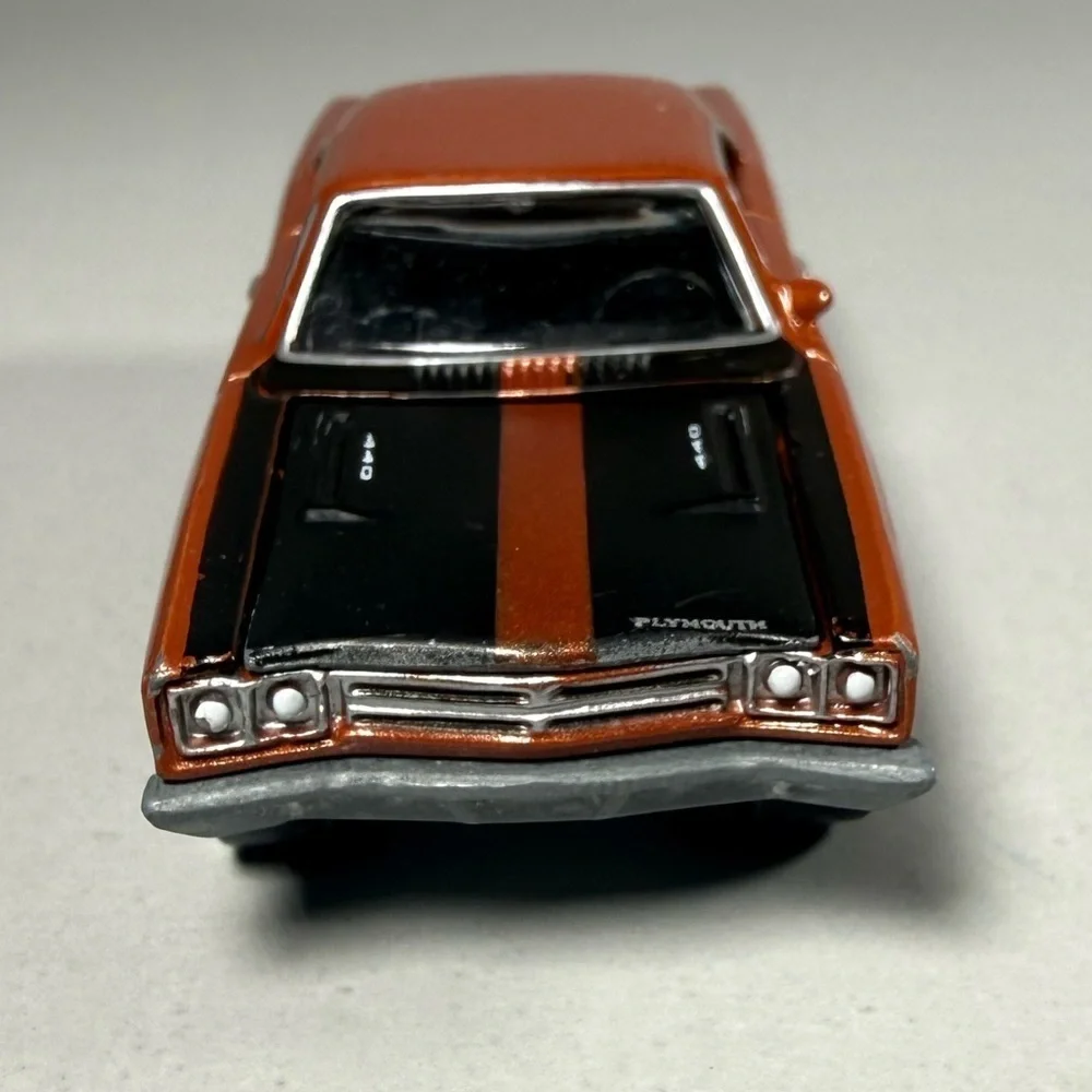Johnny Lighting 1969 Plymouth Roadrunner Die-Cast 1:64